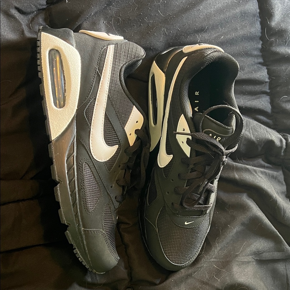 Nike Air Max IVO Black and White Men's Sneakers
